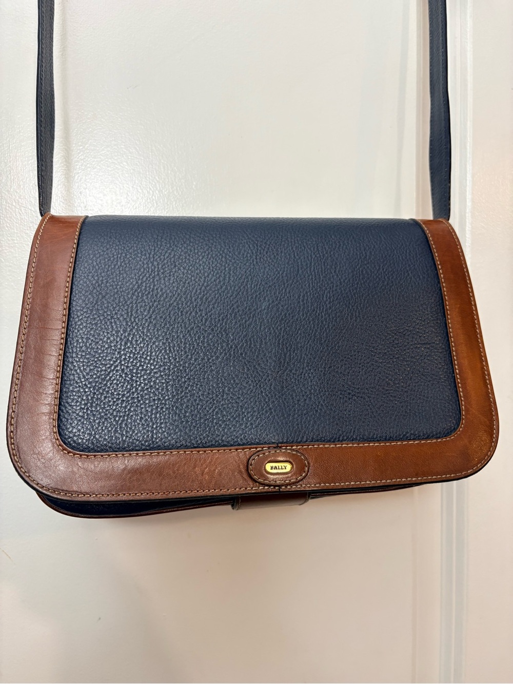Vintage BALLY Italy Navy Blue & Tan Pebbled Leather Flap Crossbody Bag Messenger
